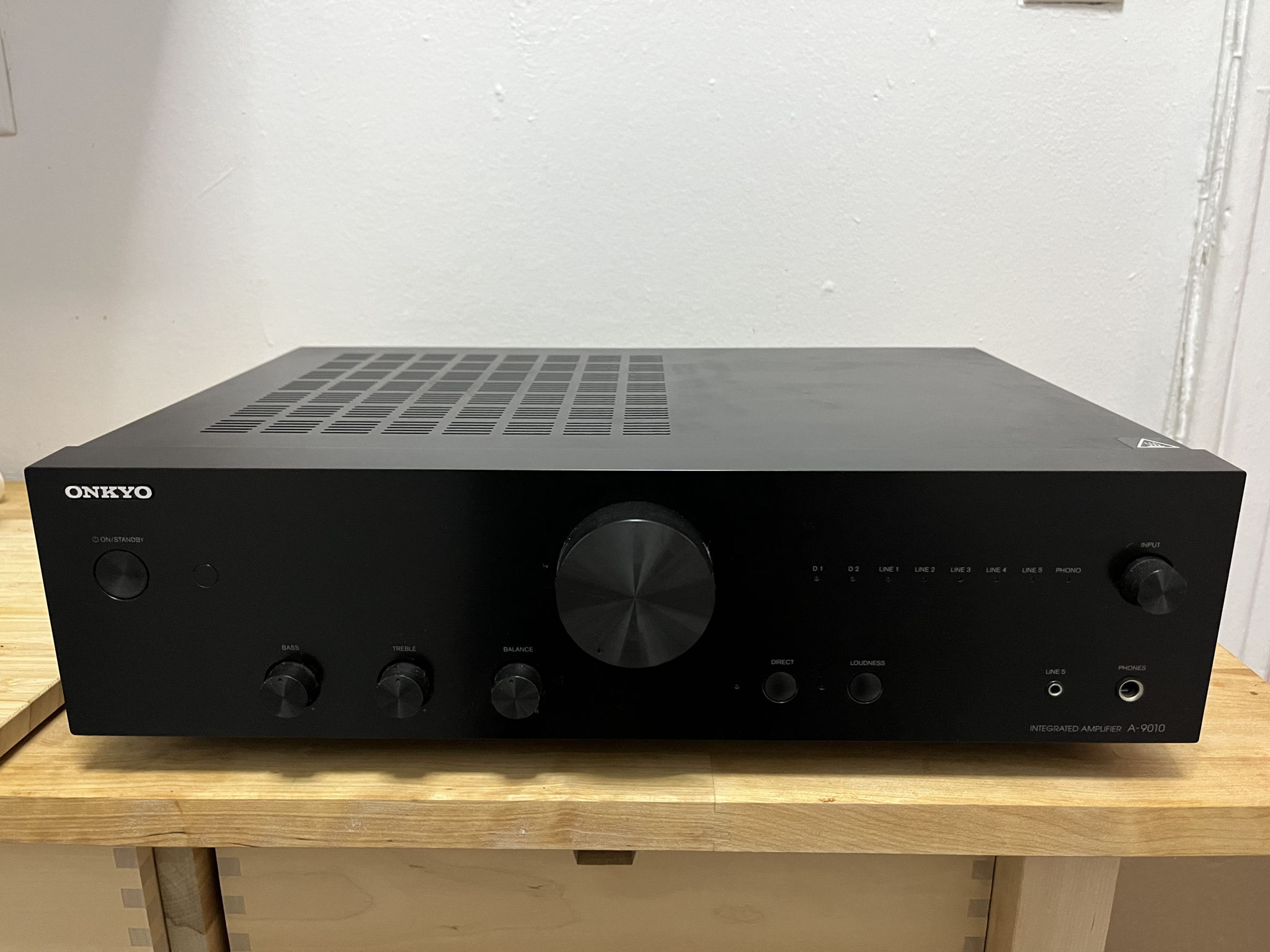 Onkyo A-9010  integrated AMP 4 ohm + dac Wolfson