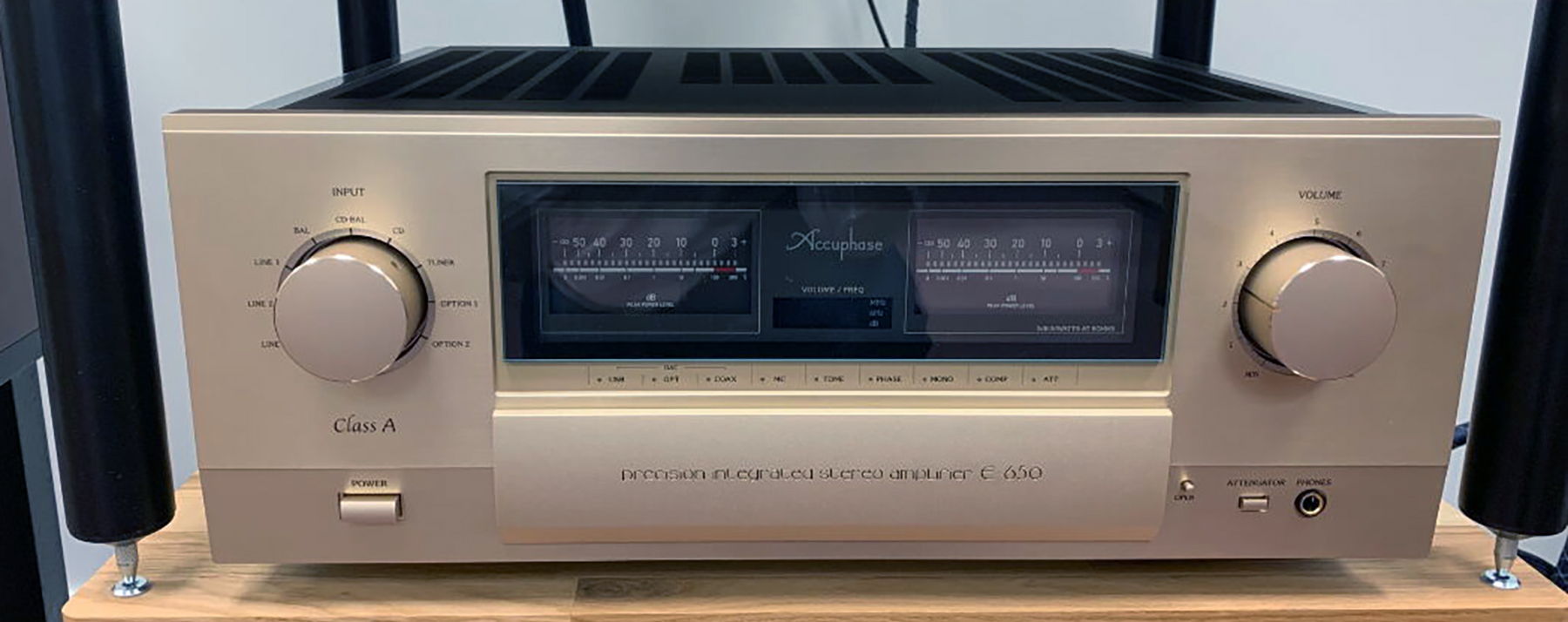 Accuphase E-650 Class-A Integrated Amplifier: Excellent...