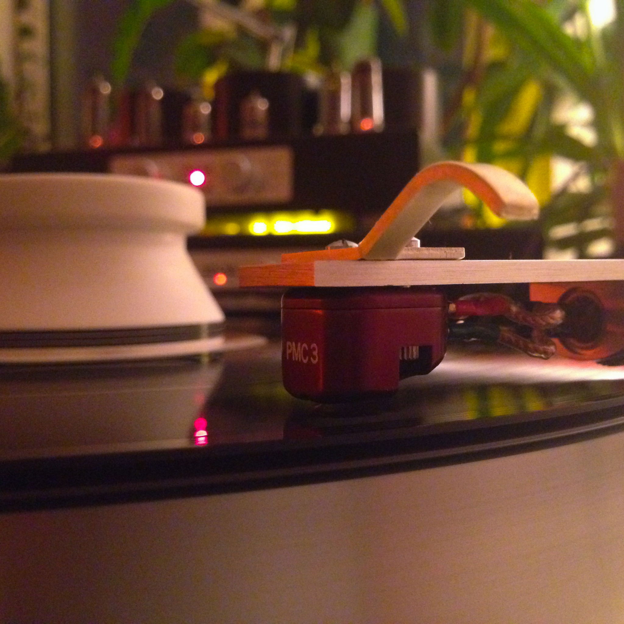 Fidelity-Research PMC-3 on SONY PUA-7 tonearm in my tube system.