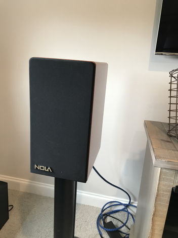 Accent Speaker Technology Nola Boxer S1