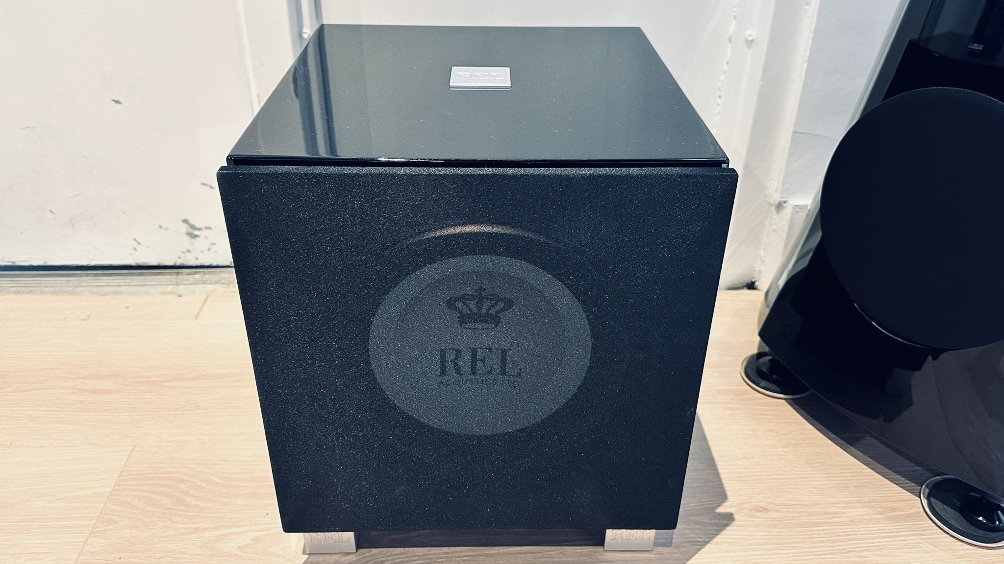 REL Acoustics T9i Subwoofer Gloss Black EXCELLENT