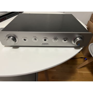 Sugden Audio Products Materclass LA-4 Preamp
