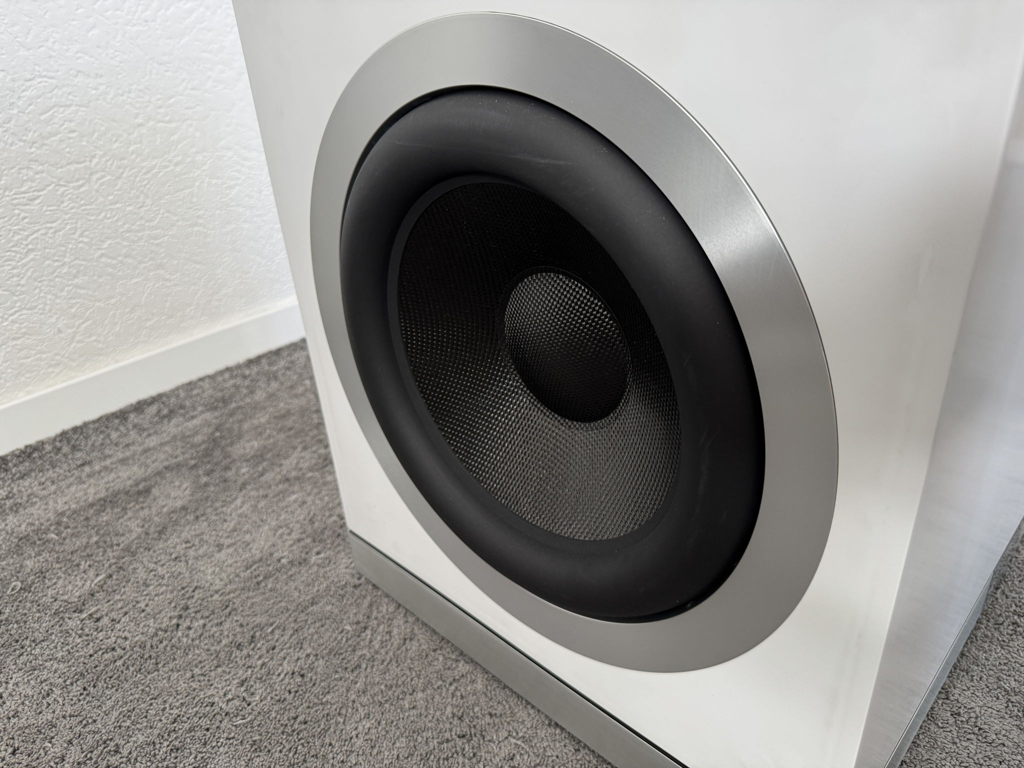B&W (Bowers & Wilkins) DB1D active subwoofer in white 4