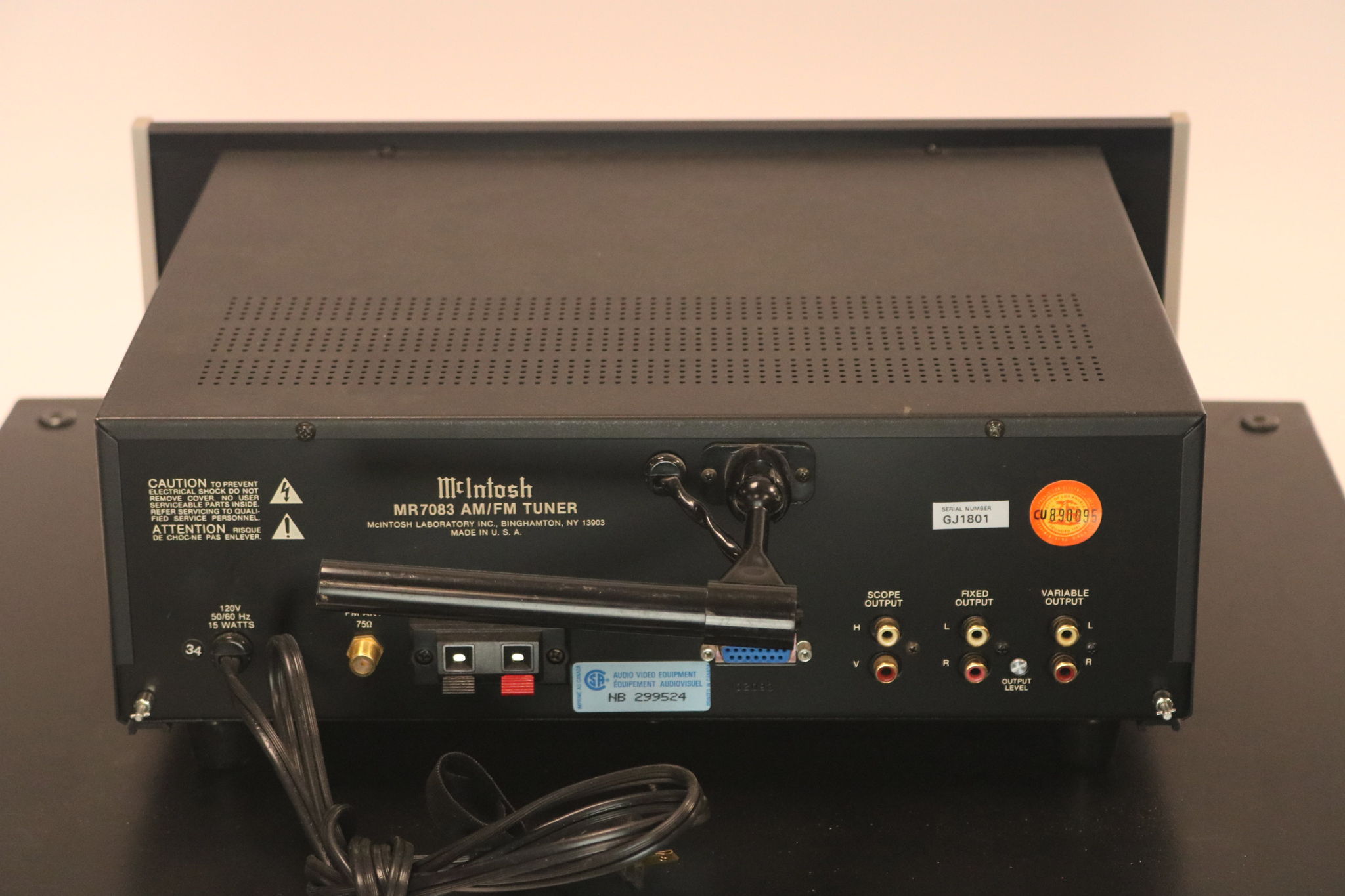 McIntosh MR7083 Solid-State AM/FM stereo tuner 4