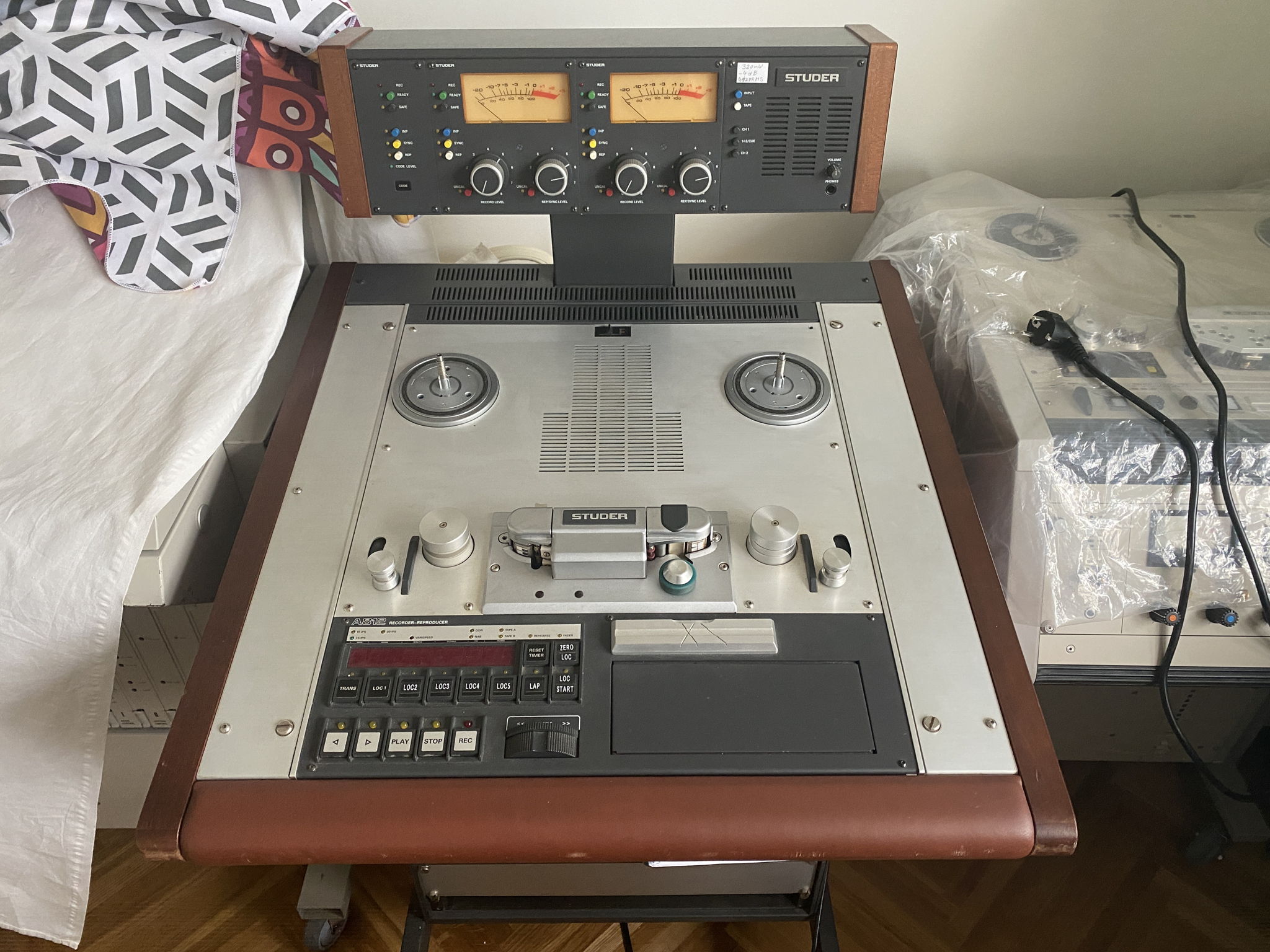 Studer A812 MKII tape recorder exelent