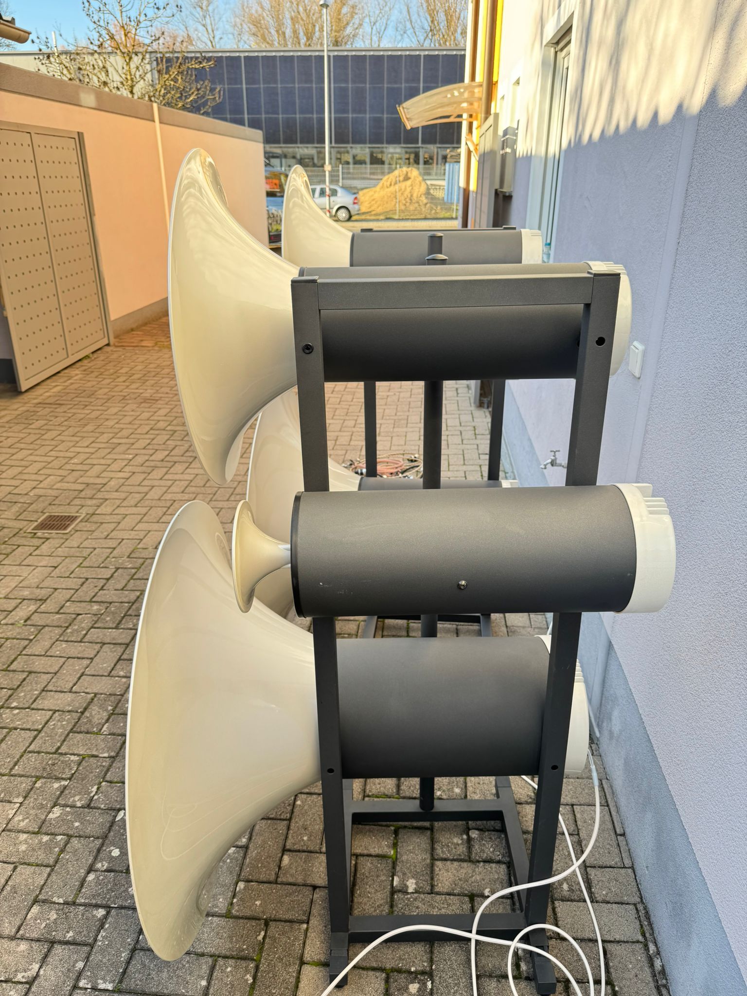 Avantgarde Trio G Horn speakers in white 11