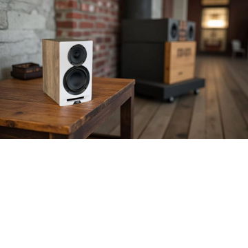 ELAC Uni-Fi Reference UBR62 Bookshelf Speakers / Oak Fi...