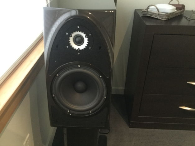 Wilson Audio Duette 2's Macadamia reference speakers an...