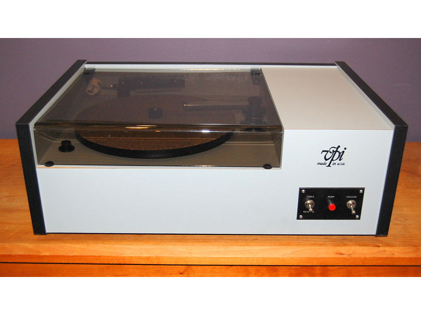 VPI Industries HW17 Superb record cleaning machine