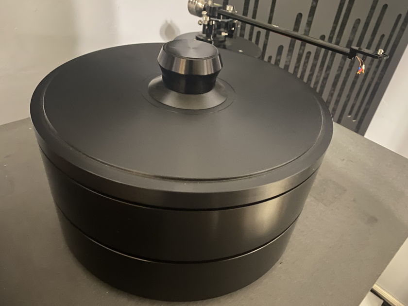 AMG Forte turntable— priced to sell!