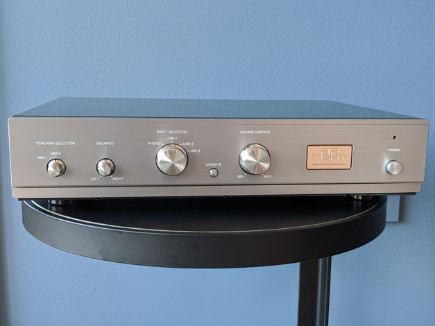 PENDING SALE Air Tight ATC-5 Stereo Line & Phono Contro...
