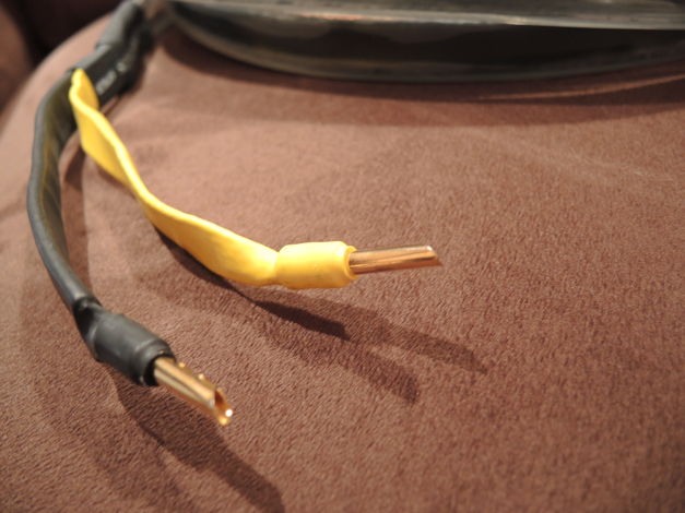 Analysis-Plus Black Mesh Oval 9 Speaker Cable