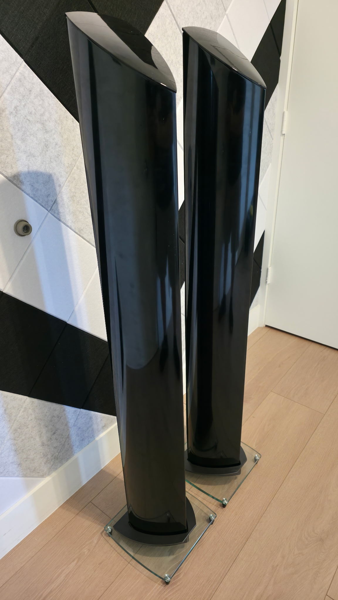 Paradigm Reference Millenia 300 Full Range Tower Speake... 5