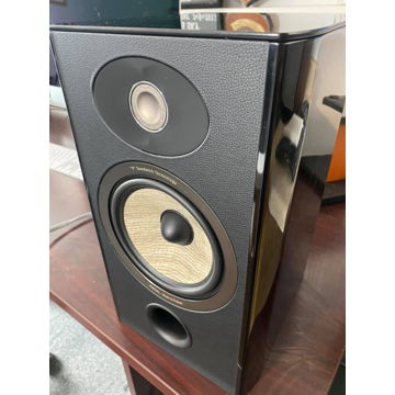 Focal Aria 906 stand mount speakers