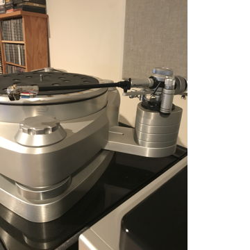 ACOUSTIC SIGNATURE ASCONA TURNTABLE WITH GRAHAM ARMBOAR...