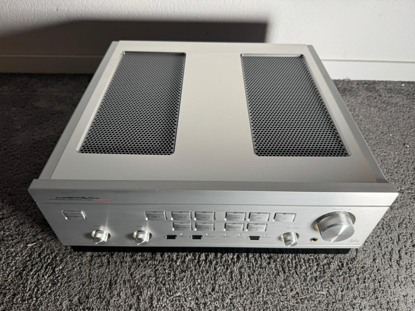 Luxman L-595 A LIMITED Integrated Amplifier 2