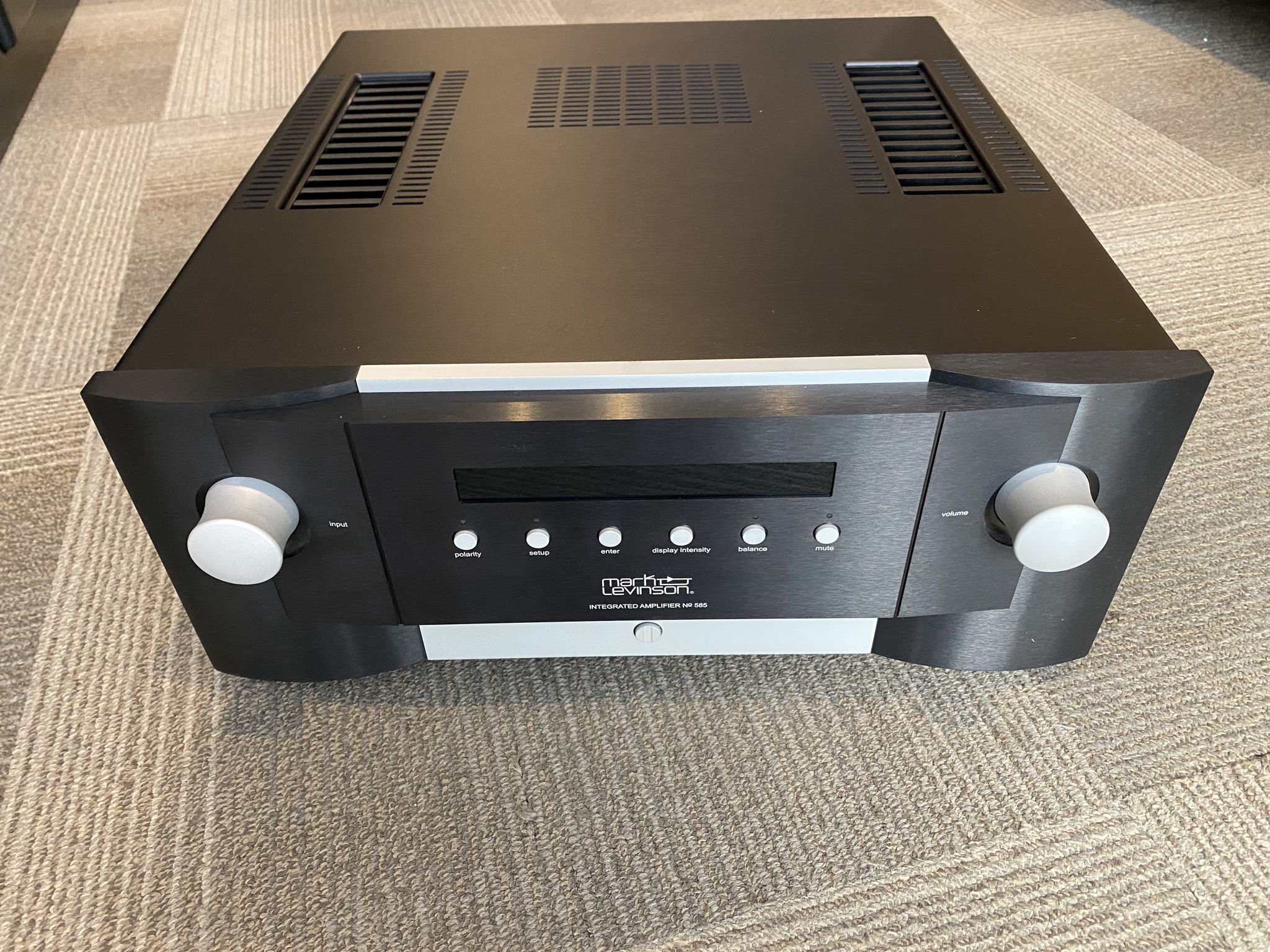 Mark Levinson No 585 Integrated Amplifier w/ Digital