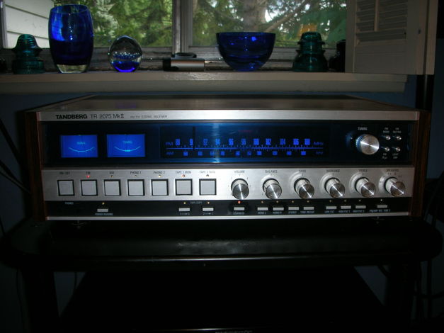 Tandberg TR 2075 Mkll AM/FM Vintage Blue Light Receiver...