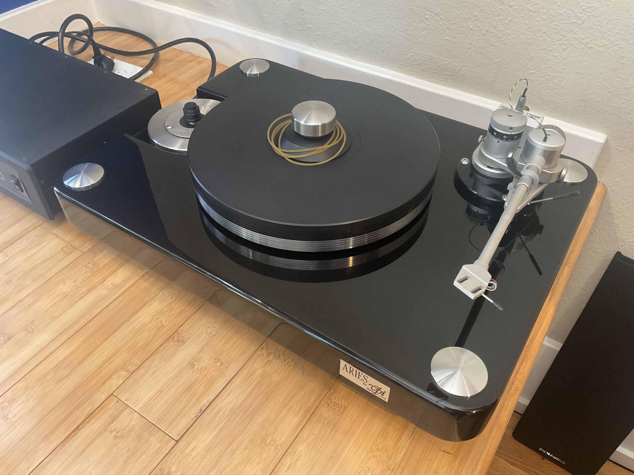 VPI Industries Aries with SDS power supply 2