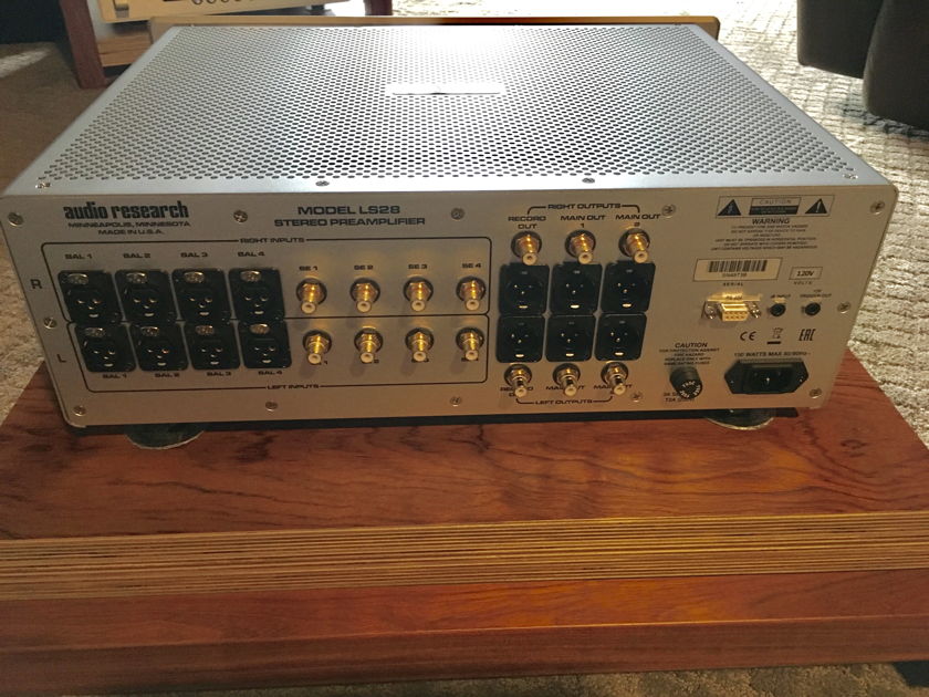 Audio Research LS-28 **Like New**