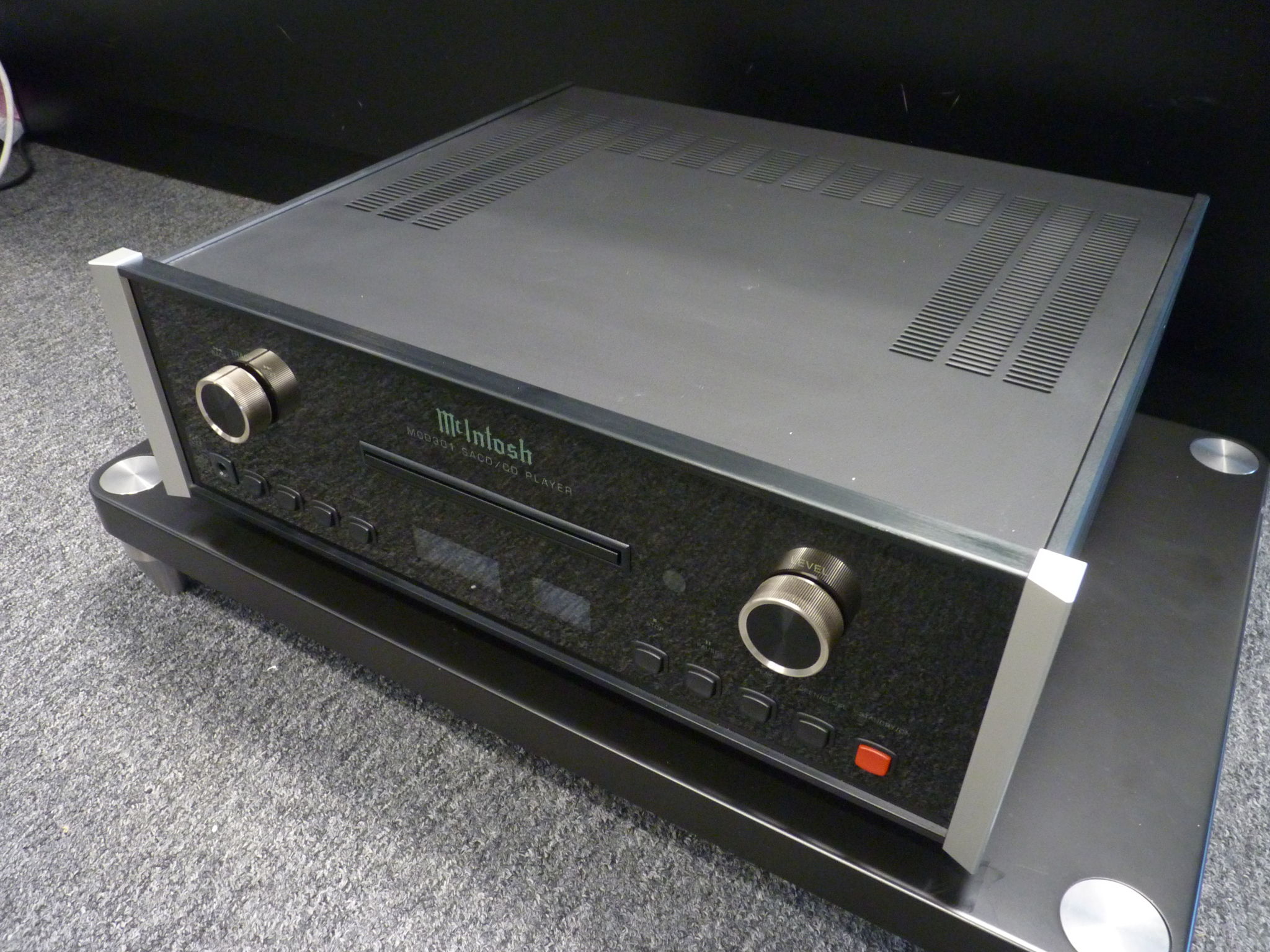 McIntosh MCD-301