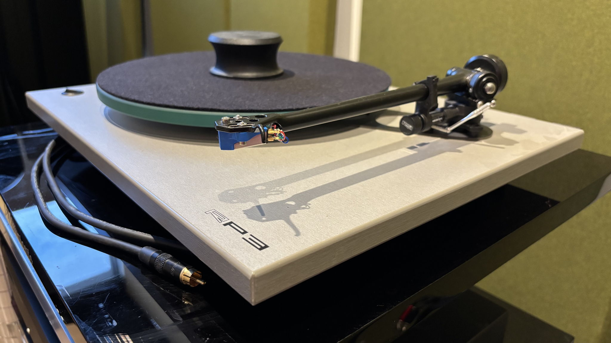 Rega RP3 Planar 3 Turntable Record Player with RB303 To... 4