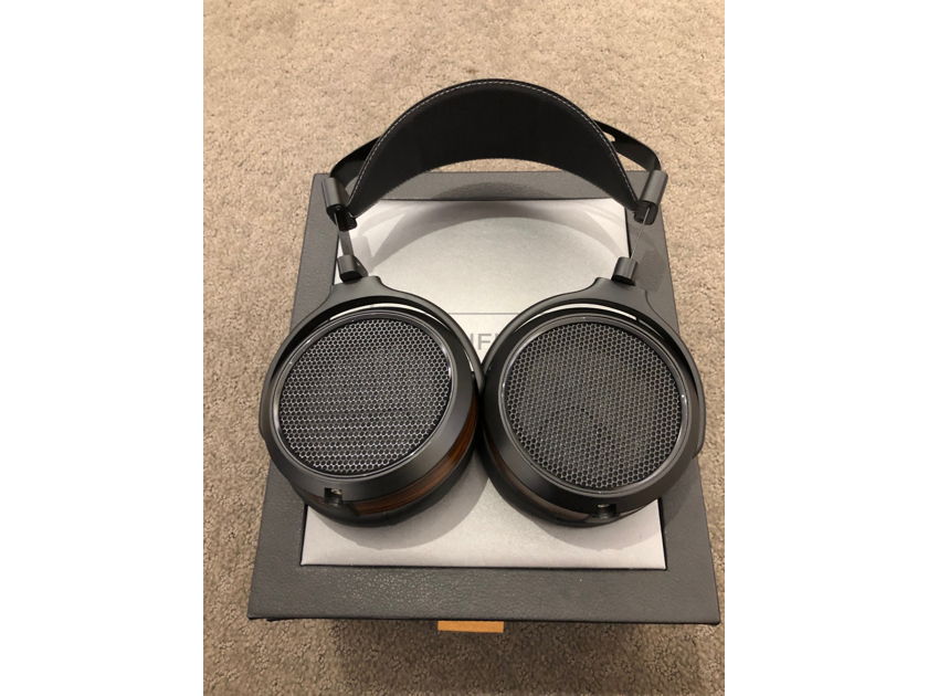 Hifiman HE-560 Update version in excellent condition with few hours
