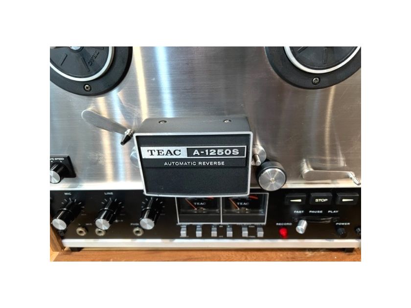 TEAC A-1250-S Freshly Serviced, Calabrated & ready to be enjoyed: