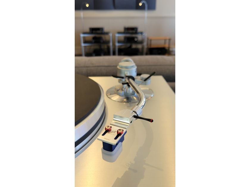 Luxman - PD171A - Turntable with Kiseki Blue NS Cartridge & Nasotec Swing Headshell - Many More Extras - Customer Trade In!!! - 12 Months Interest Free Financing Available!!! BTC Now Accepted!!!