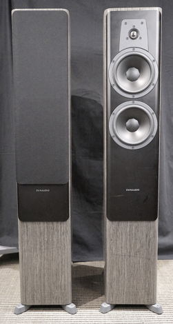 Dynaudio Contour 30 -Beautiful Gently Used Excellent Co...