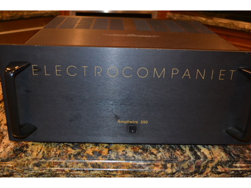 Electrocompaniet AW-250 Amplifier