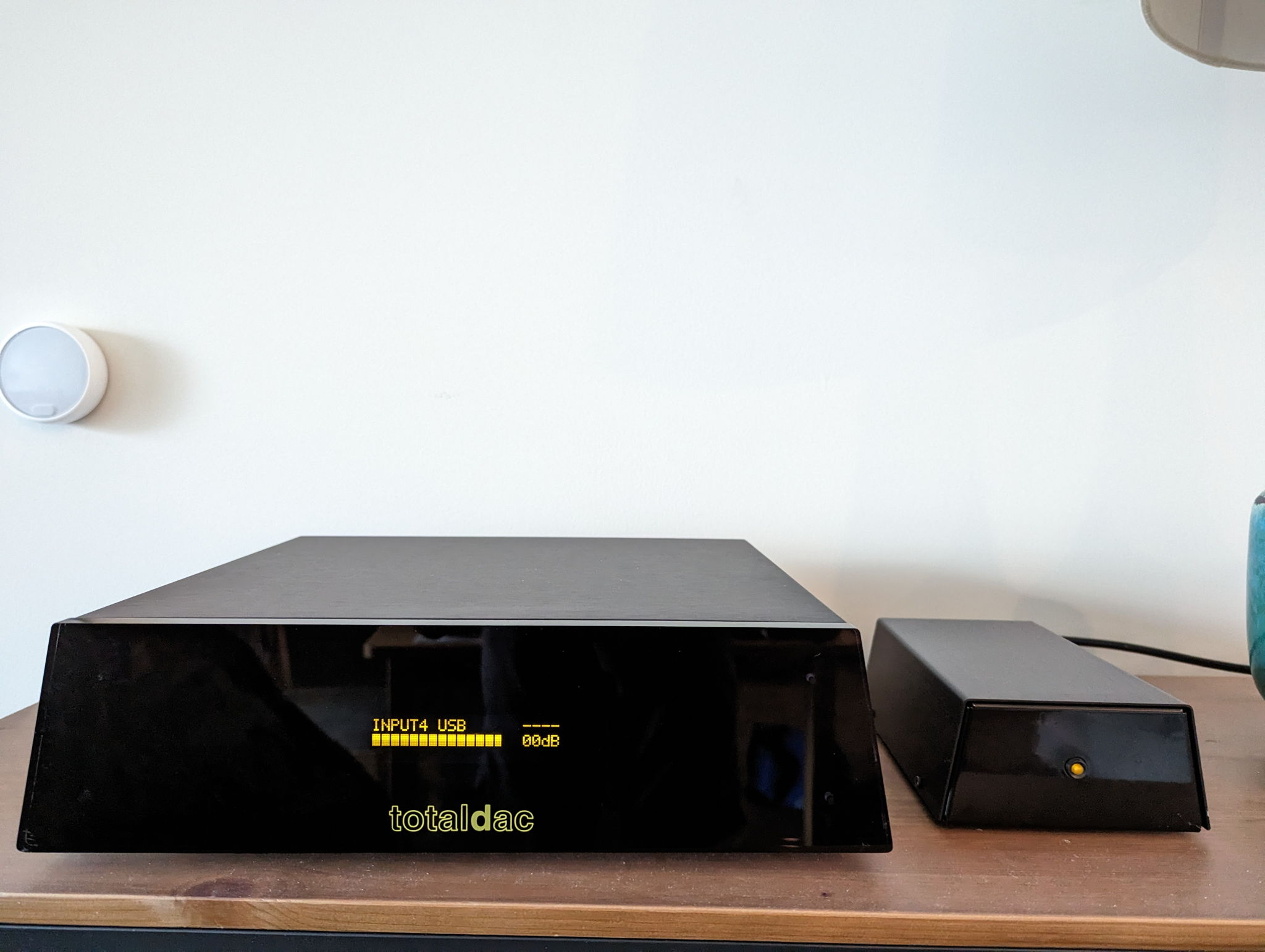 Totaldac d1-six dac with live power and DSD