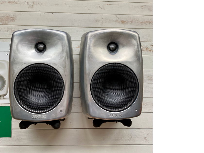 週末限定ンセール Raw Monitors of Pair Four G Genelec Finish Sale For 配信機器・PA機器・レコーディング機器