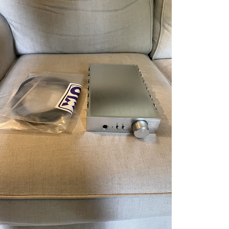 Audeze deckard top headphone amplifier