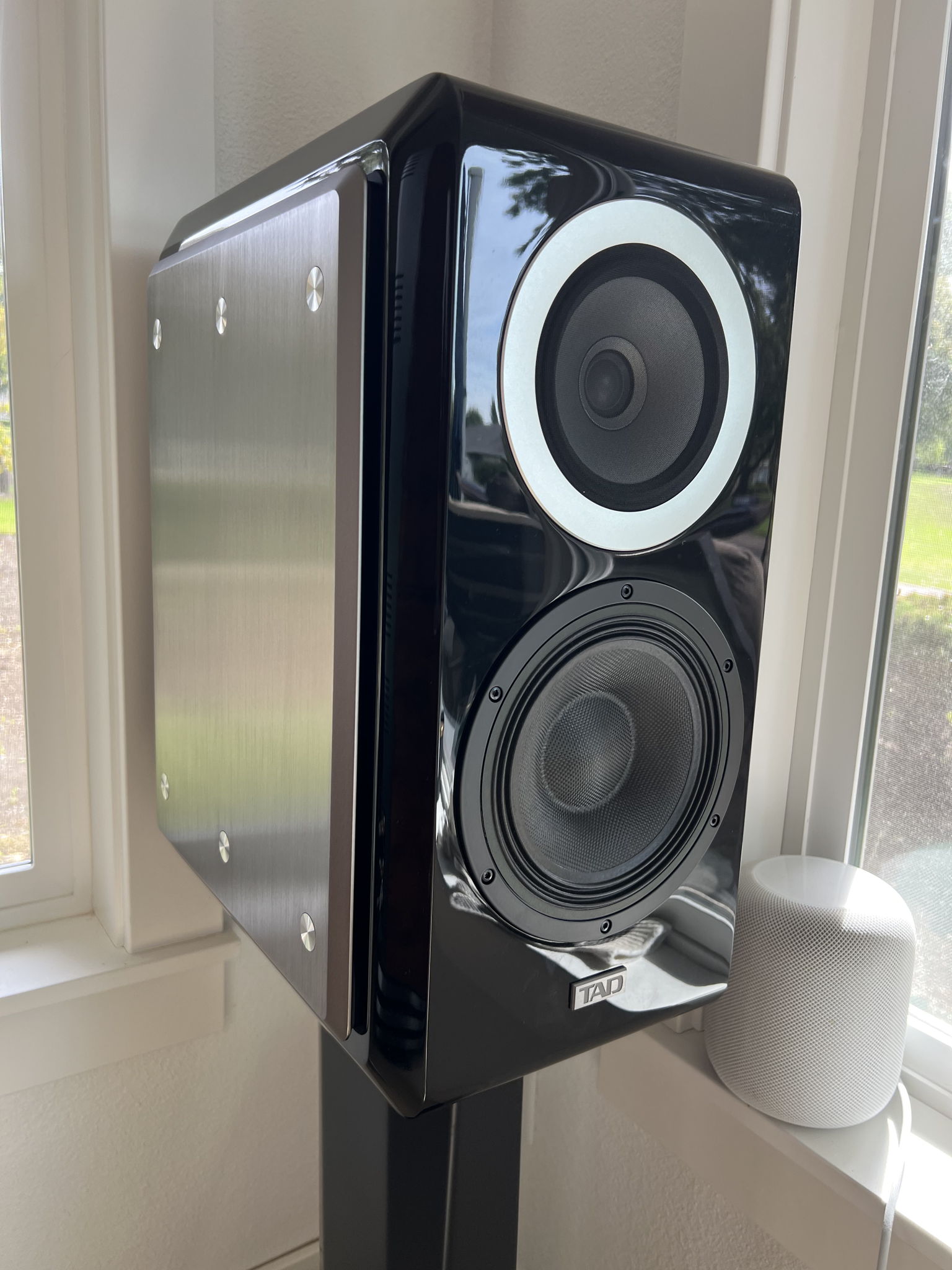 TAD CE1TX-K Gloss Black (with stands) 4