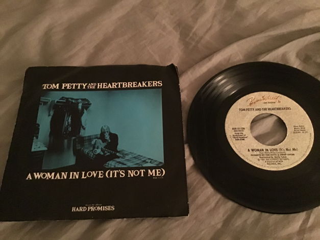 Tom Petty And The Heartbreakers  A Woman In Love(It’s N...