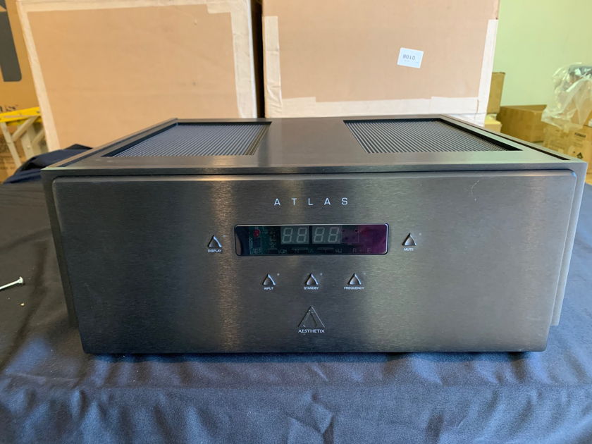 Aesthetix Atlas Stereo hybrid Amplifier Black