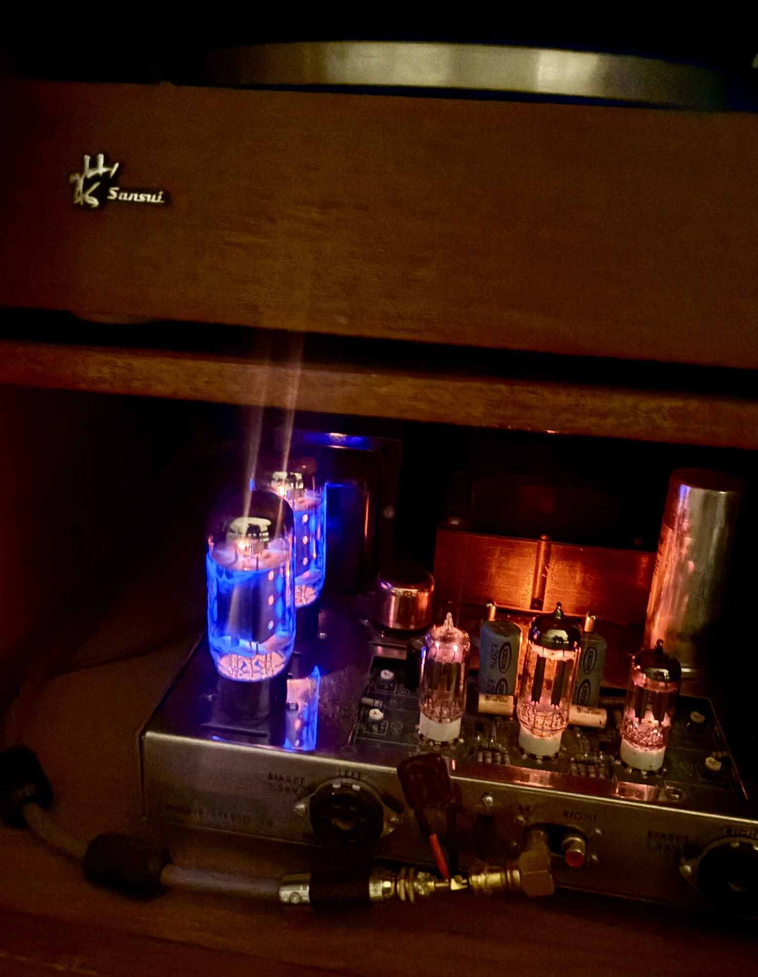 early morning blue glow of the 7581A tubes