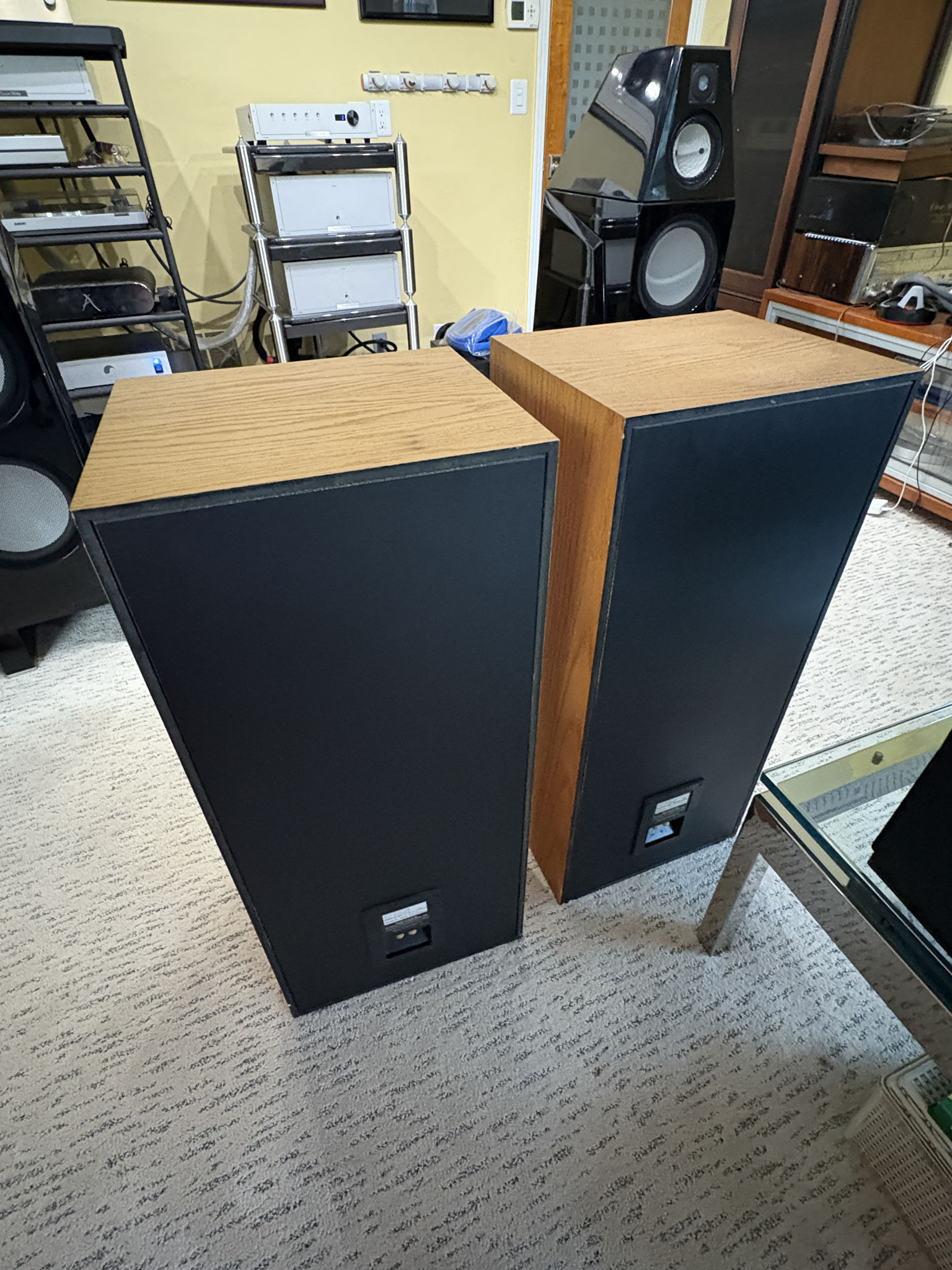 One owner vintage Klipsch KG 5.2 Stereo Speakers, will ... 9
