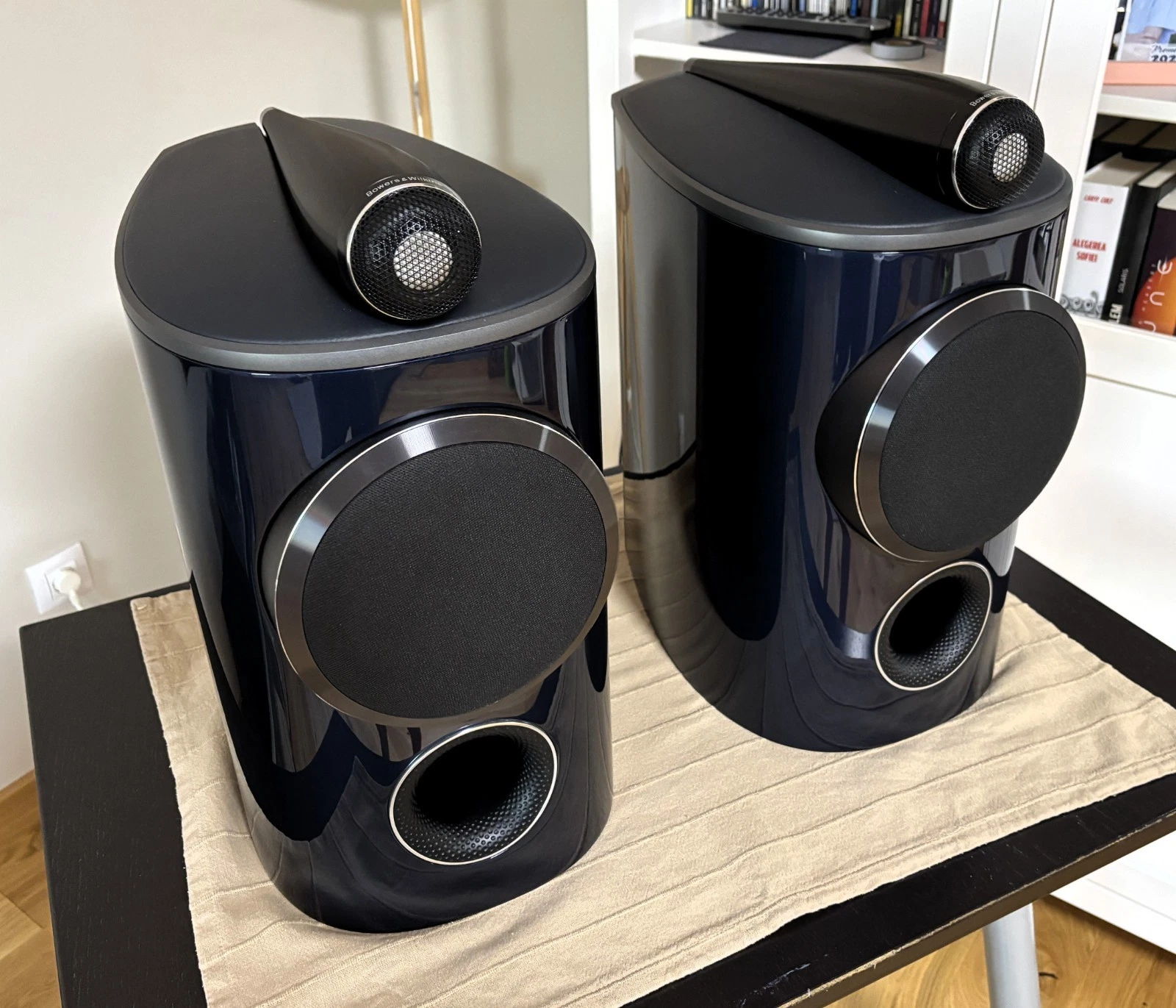 Pair of Bowers & Wilkins 805D4 Signature (Midnight Blue) 6