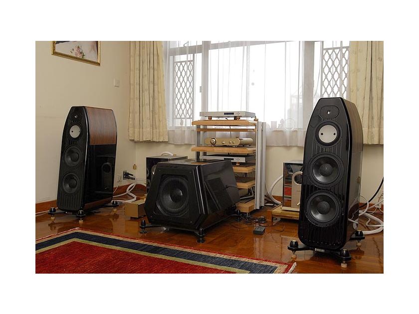 Kharma Exquisite Midi - Goldmund Wilson Audio T+A Tidal Meridian Sonus Faber Legacy Vivid Audio PMC Avantgarde Ayon McIntosh XRT Magico Evolution Acoustics MBL