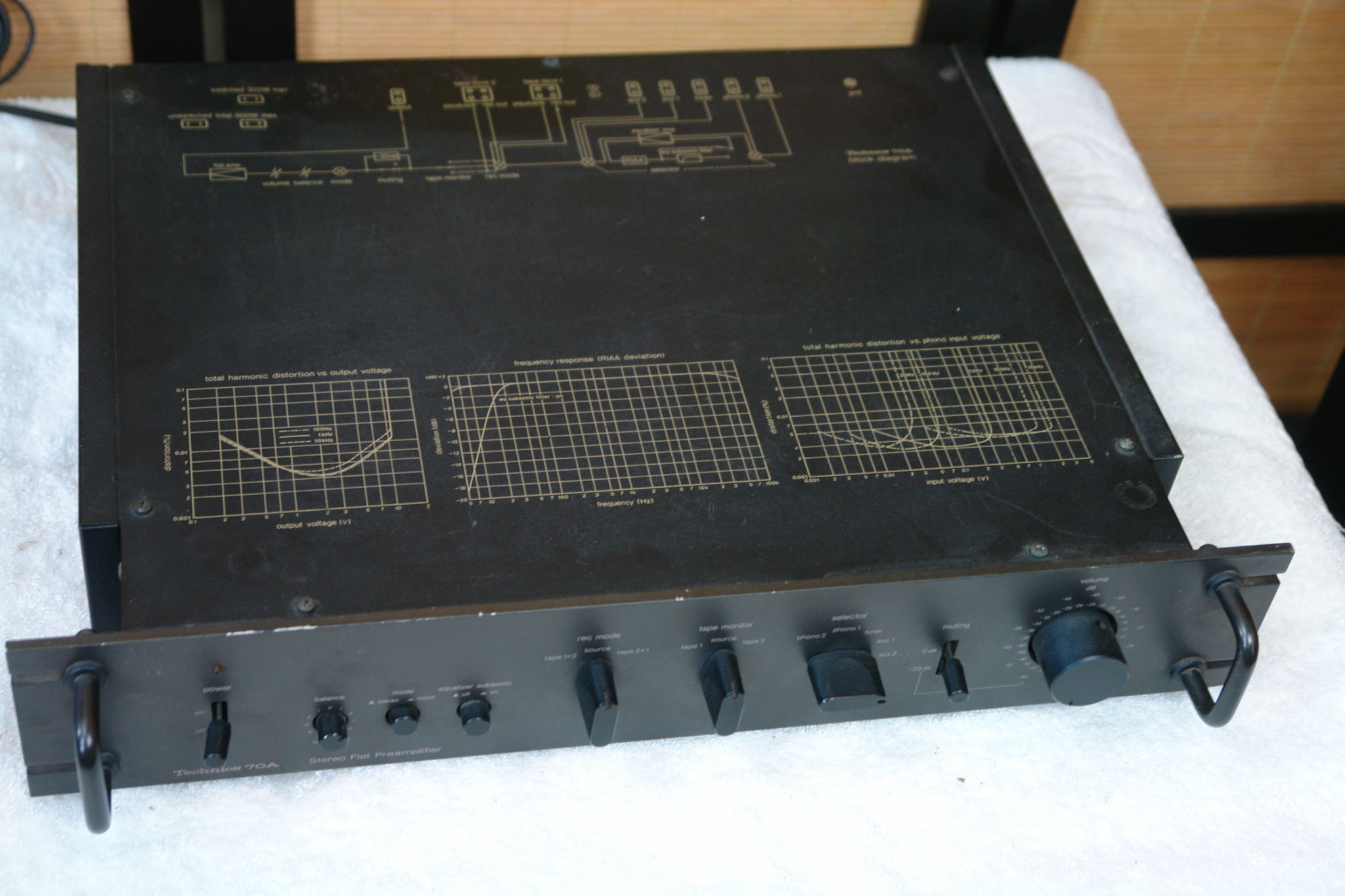 SU-9070 FLAT PREAMPLIFIER