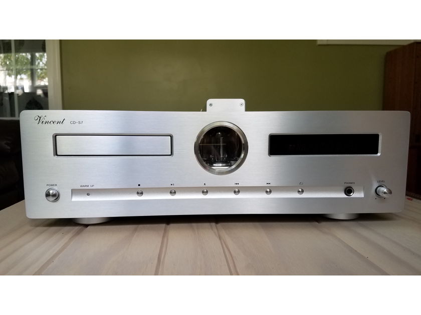 Vincent CD-S7 CD Hybrid Player Mint Condition with less than 30 hours Playing Time