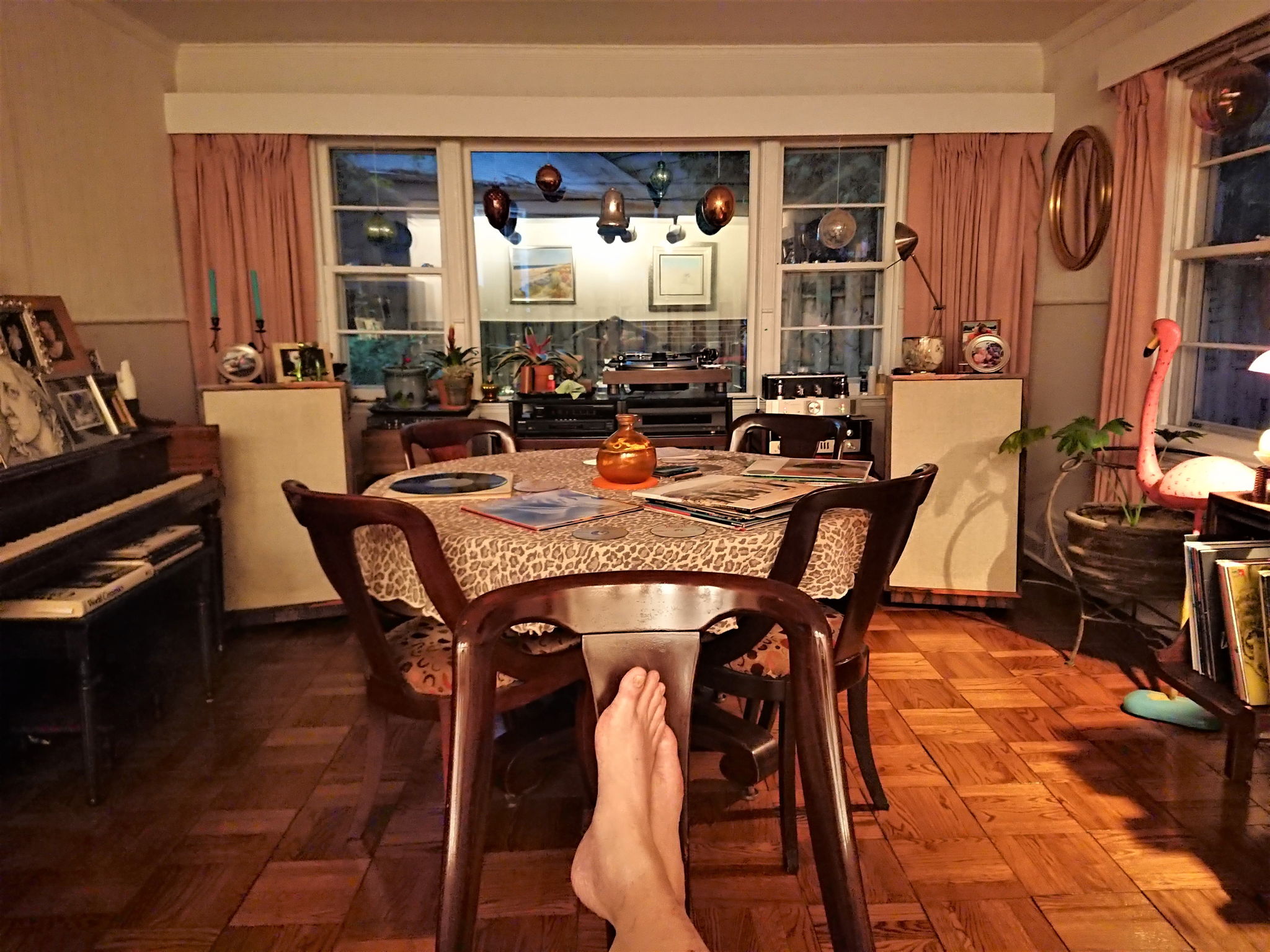 MUSIC END of 'split' room