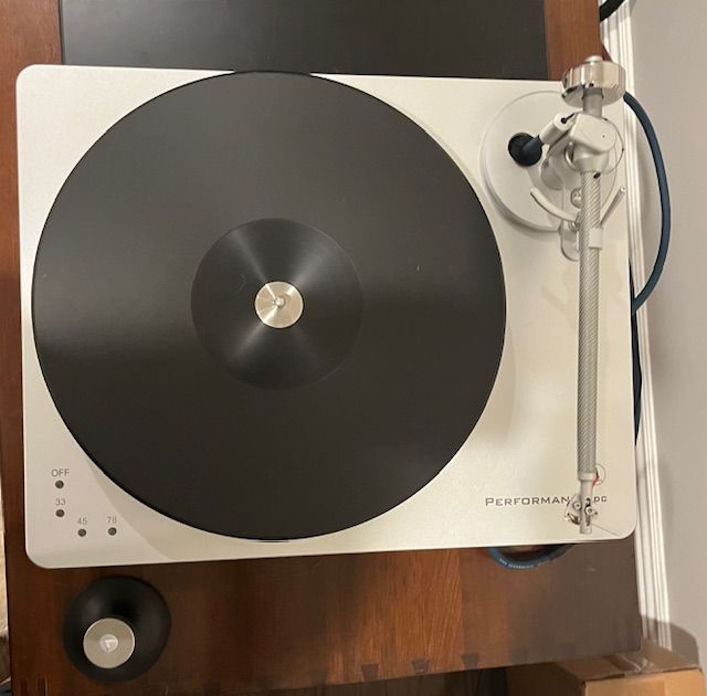 Clearaudio Performance DC with Verify Tonearm 2