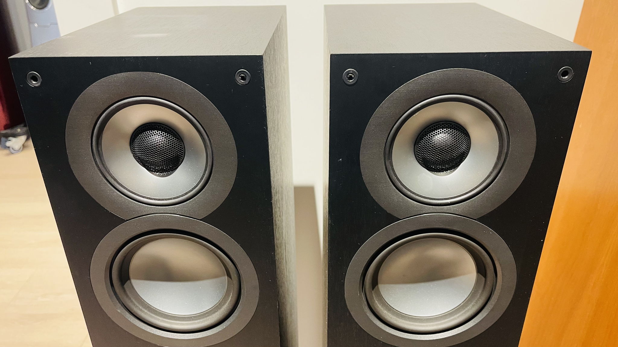 ELAC Uni-Fi 2.0 UF52 Floorstanding Full Range Speaker P... 3