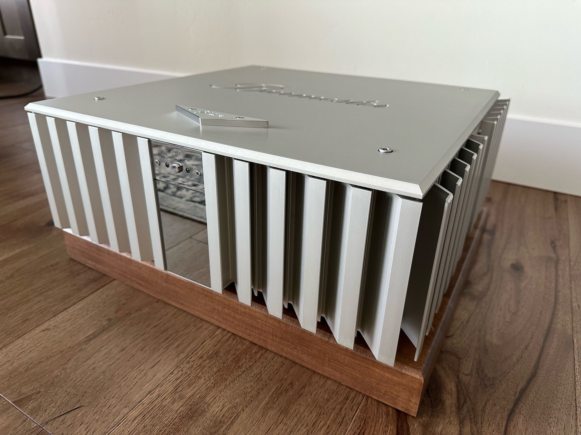 Burmester 956 mkII stereo power amplifier. *** Almost 7... 3