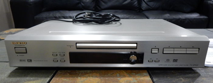 Onkyo DV-SP502 Universal SACD DVD-A DVD CD player w 5.1...
