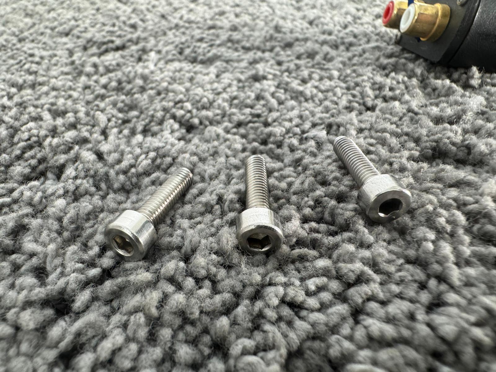 Helius Designs Omega 10.5 tonearm 2