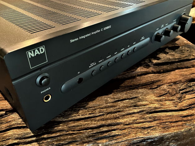 NAD Integrated Amplifier C320BBE